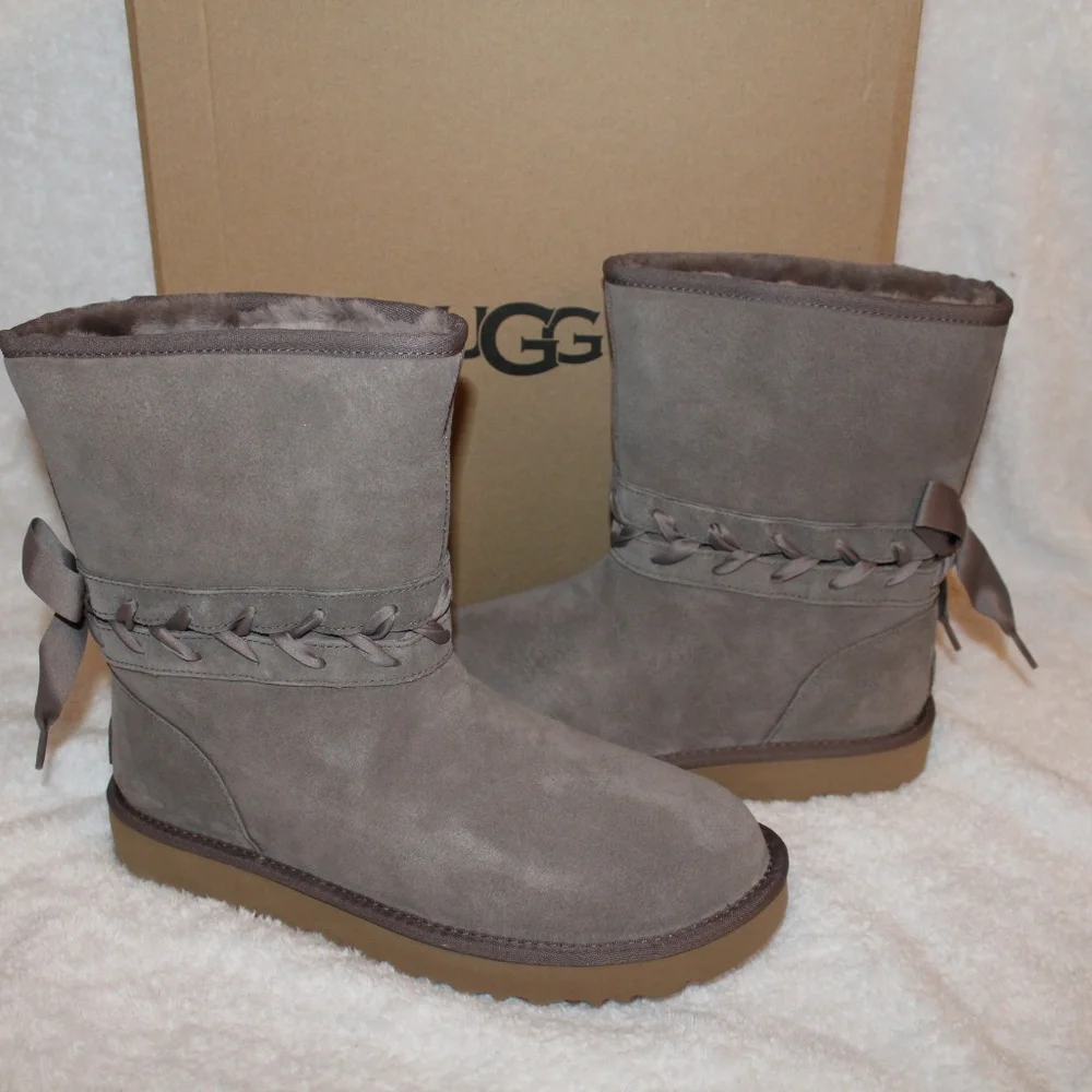 NEW UGG WOMEN'S‎ SUEDE CLASSIC SHORT LACE BOOT GRAY
